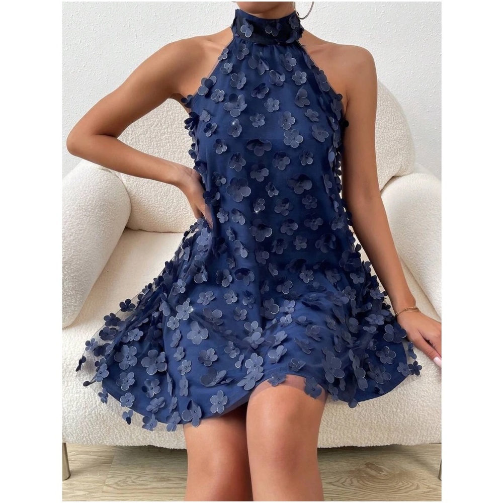 Luxe Floral Keyhole back Party Summer Dress - Picture 2 of 6